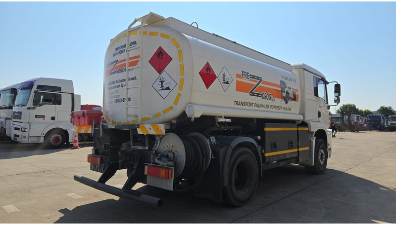 MAN TGA 18.460 (14.140L / MANUAL PUMP / MANUAL GEARBOX / TOP CONDITON / BOITE & POMPE MANUELLE) - Tank truck: picture 4 MAN TGA 18.460 (14.140L / MANUAL PUMP / MANUAL GEARBOX / TOP CONDITON / BOITE & POMPE MANUELLE) - Tank truck: picture 4