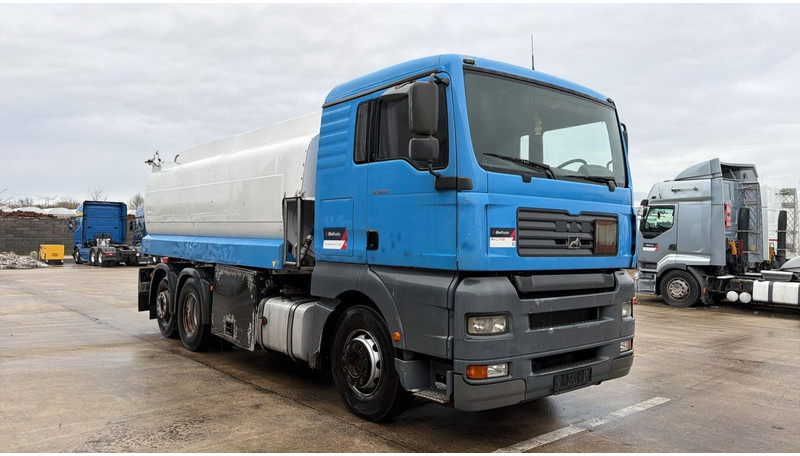 MAN TGA 26.360 (POMPE MANUELLE / 17000L / MANUAL PUMP / MANUAL GEARBOX / BOITE MANUELLE) - Tank truck: picture 2 MAN TGA 26.360 (POMPE MANUELLE / 17000L / MANUAL PUMP / MANUAL GEARBOX / BOITE MANUELLE) - Tank truck: picture 2