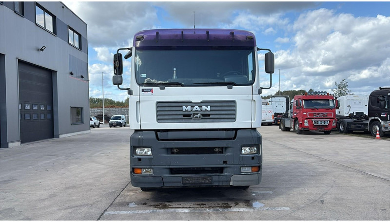 MAN TGA 28.480 (MANUAL PUMP / POMPE MANUELLE / BOITE MANUAL / MANUAL GEARBOX) - Cab chassis truck: picture 2 MAN TGA 28.480 (MANUAL PUMP / POMPE MANUELLE / BOITE MANUAL / MANUAL GEARBOX) - Cab chassis truck: picture 2