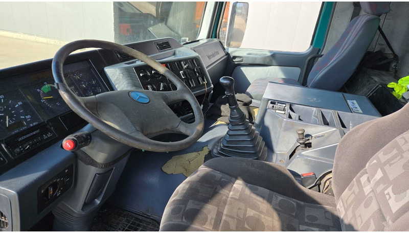 Tipper Mercedes-Benz Actros 3331 (BOITE MANUELLE / 6X6 / LAMES / GRAND PONT / V6): picture 15