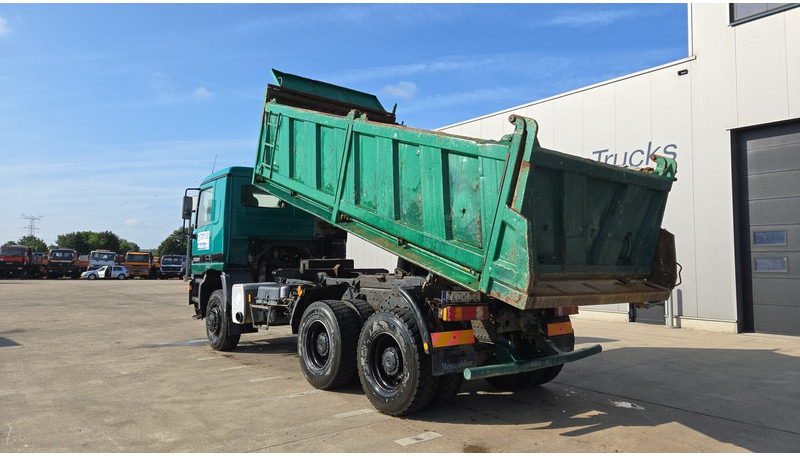 Tipper Mercedes-Benz Actros 3331 (BOITE MANUELLE / 6X6 / LAMES / GRAND PONT / V6): picture 7