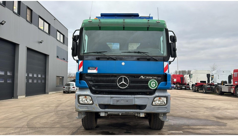 Mercedes-Benz Actros 4141 (8X6 / EPS / PARFAIT ETAT / TOP CONDITION / V6 / MP2 / BIG AXLE / STEEL SUSP. / LAMES) - Tipper: picture 2 Mercedes-Benz Actros 4141 (8X6 / EPS / PARFAIT ETAT / TOP CONDITION / V6 / MP2 / BIG AXLE / STEEL SUSP. / LAMES) - Tipper: picture 2