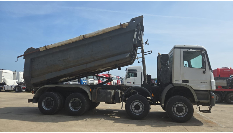 Mercedes-Benz Actros 4141 (EPS / 8X6 / GRAND PONT / BIG AXLE / LAMES / STEEL / V6) - Tipper: picture 4 Mercedes-Benz Actros 4141 (EPS / 8X6 / GRAND PONT / BIG AXLE / LAMES / STEEL / V6) - Tipper: picture 4