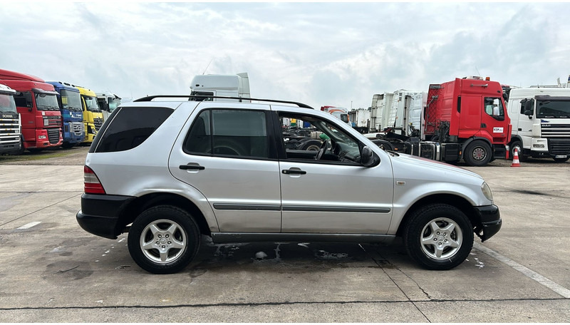 Mercedes-Benz M-Klasse ML 270 CDI - SUV: picture 4 Mercedes-Benz M-Klasse ML 270 CDI - SUV: picture 4