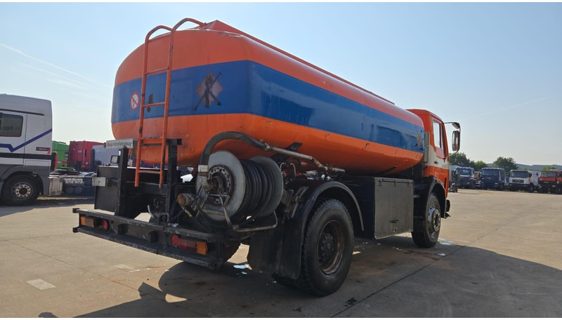 Mercedes-Benz SK 1619 (12.400L / GERMAN TRUCK / CAMION ALLEMAGNE / LAMES / GRAND PONT / V6) - Tank truck: picture 5 Mercedes-Benz SK 1619 (12.400L / GERMAN TRUCK / CAMION ALLEMAGNE / LAMES / GRAND PONT / V6) - Tank truck: picture 5