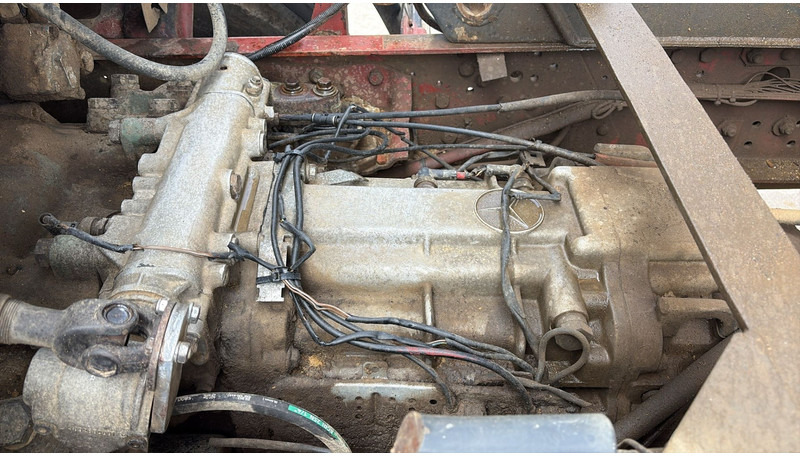 Tipper Mercedes-Benz SK 2527 (V6 / GRAND PONT / LAMES / BOITE MANUELLE / MANUAL GEARBOX): picture 16