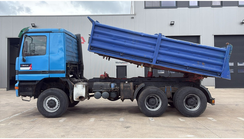 Tipper Mercedes-Benz actros 3340 (6X6 / BOITE MANUELLE /MANUAL GEARBOX / 3 PONTS / V6 / MP1): picture 8
