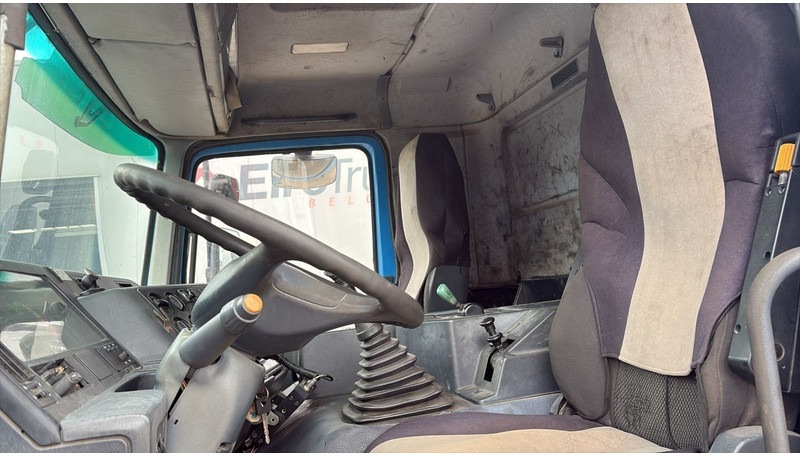 Tipper Mercedes-Benz actros 3340 (6X6 / BOITE MANUELLE /MANUAL GEARBOX / 3 PONTS / V6 / MP1): picture 16