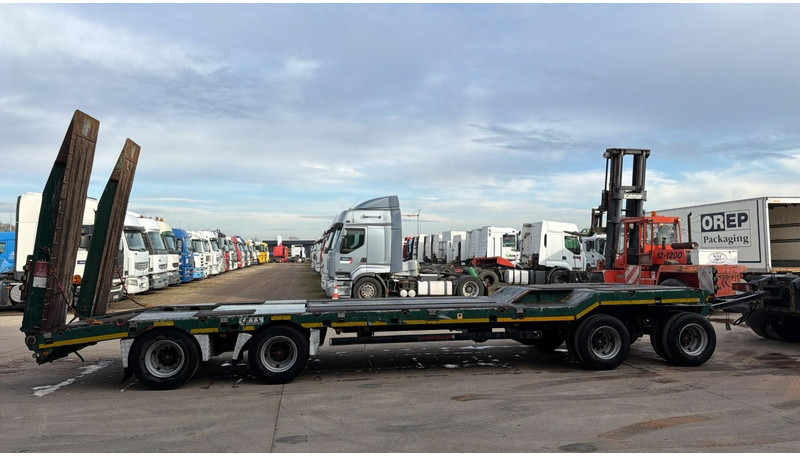 Schwarzmüller T4 G01VBN1 (40.000 KG / BLATGEFEDERT / VERBR AUF 3M / STEEL SUSP. / BELGIAN TRAILER / HYDR RAMPEN) - Low loader trailer: picture 3 Schwarzmüller T4 G01VBN1 (40.000 KG / BLATGEFEDERT / VERBR AUF 3M / STEEL SUSP. / BELGIAN TRAILER / HYDR RAMPEN) - Low loader trailer: picture 3