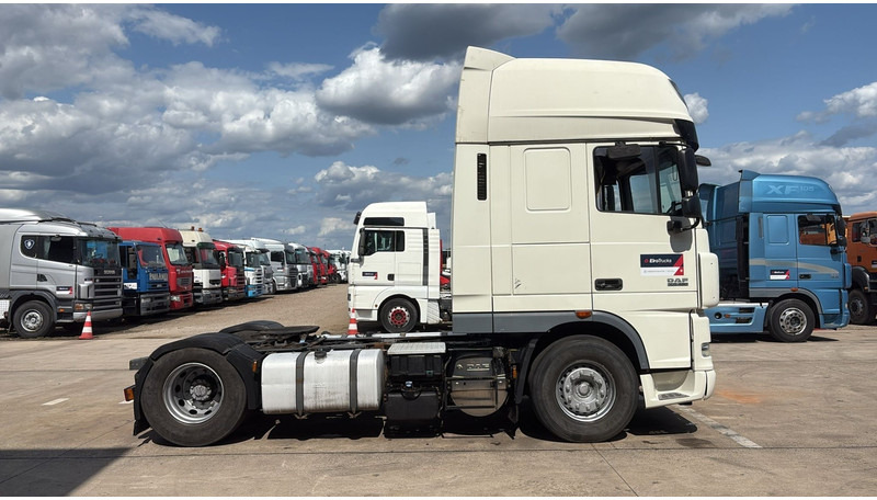 DAF XF 105.460 (BOITE MANUELLE / MANUAL GEARBOX / AIRCO / TOP CONDITION) - Tractor unit: picture 4 DAF XF 105.460 (BOITE MANUELLE / MANUAL GEARBOX / AIRCO / TOP CONDITION) - Tractor unit: picture 4