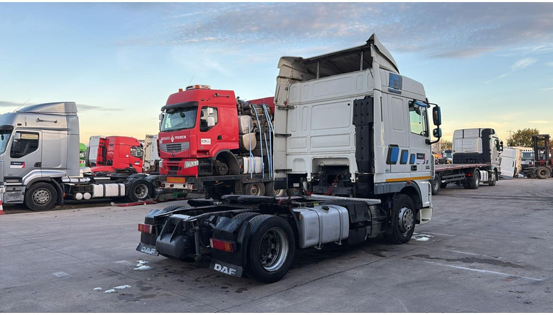 DAF XF 105.460 (BOITE MANUELLE / MANUAL GEARBOX) - Tractor unit: picture 4 DAF XF 105.460 (BOITE MANUELLE / MANUAL GEARBOX) - Tractor unit: picture 4