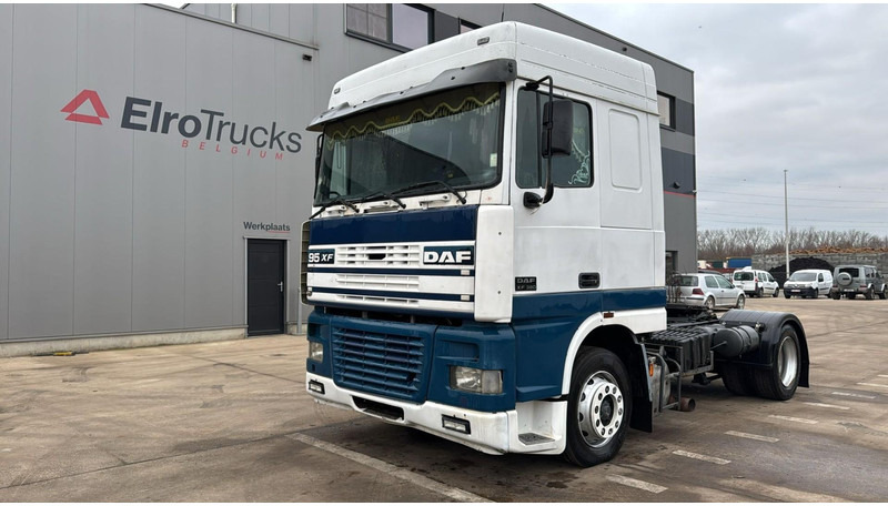 DAF XF 95.380 (EURO 2 / MANUAL GEARBOX / BOITE MANUELLE / TRES PROPRE / CLEAN TRUCK) - Tractor unit: picture 1 DAF XF 95.380 (EURO 2 / MANUAL GEARBOX / BOITE MANUELLE / TRES PROPRE / CLEAN TRUCK) - Tractor unit: picture 1