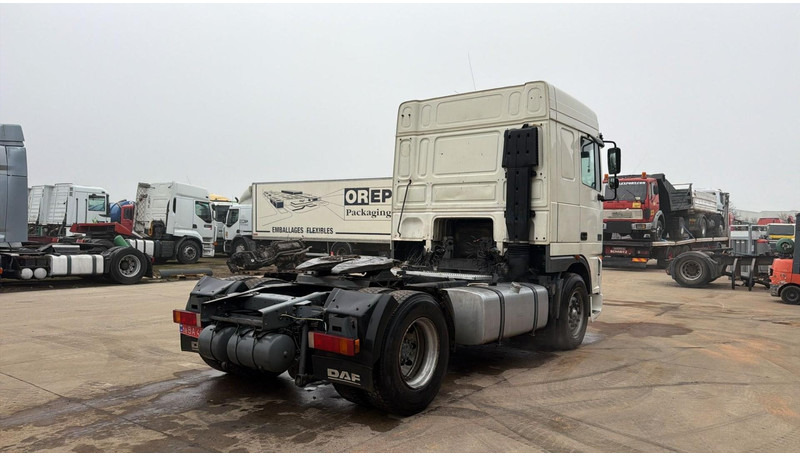 DAF XF 95.430 (EURO 2 / MANUAL GEARBOX / BOITE MANUELLE) - Tractor unit: picture 4 DAF XF 95.430 (EURO 2 / MANUAL GEARBOX / BOITE MANUELLE) - Tractor unit: picture 4