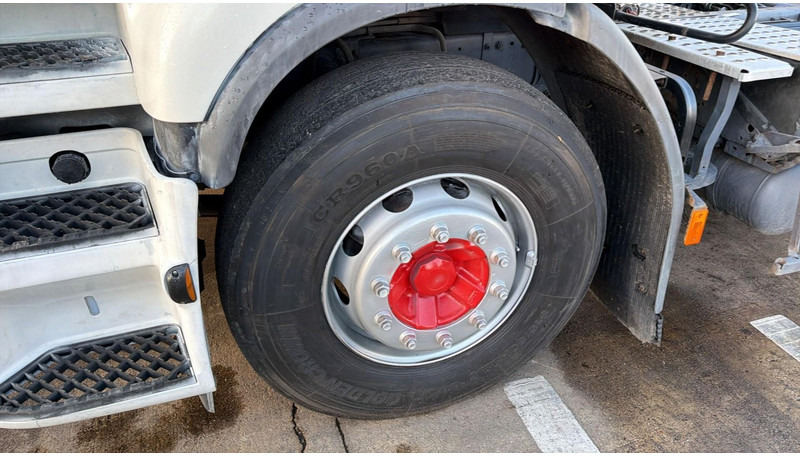 Tractor unit Renault Premium 450 (MANUAL GEARBOX / BOITE MANUELLE): picture 8