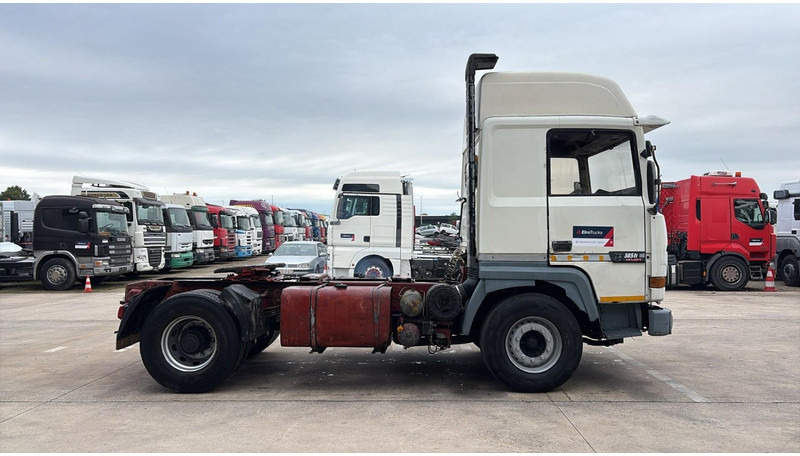 Renault R 385 Major (POMPE MANUELLE / 2 CULASSE / MANUAL PUMP / BIG AXLE / GRAND PONT) - Tractor unit: picture 4 Renault R 385 Major (POMPE MANUELLE / 2 CULASSE / MANUAL PUMP / BIG AXLE / GRAND PONT) - Tractor unit: picture 4