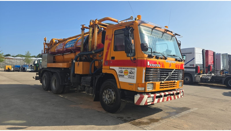 Volvo FL 10 - 320 (10500L + 1500L / 10 TYRES FULL STEEL / HIGH PRESSURE + VACUUM / POMPE MANUELLE / MANUAL PUMP) - Vacuum truck: picture 3 Volvo FL 10 - 320 (10500L + 1500L / 10 TYRES FULL STEEL / HIGH PRESSURE + VACUUM / POMPE MANUELLE / MANUAL PUMP) - Vacuum truck: picture 3