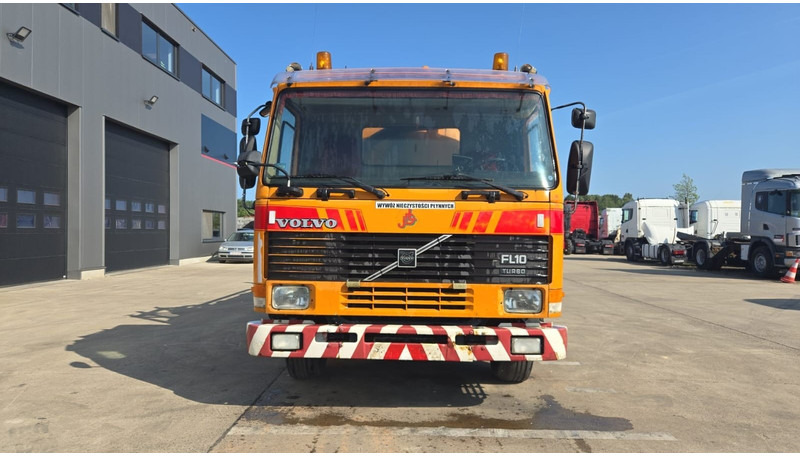 Volvo FL 10 - 320 (10500L + 1500L / 10 TYRES FULL STEEL / HIGH PRESSURE + VACUUM / POMPE MANUELLE / MANUAL PUMP) - Vacuum truck: picture 2 Volvo FL 10 - 320 (10500L + 1500L / 10 TYRES FULL STEEL / HIGH PRESSURE + VACUUM / POMPE MANUELLE / MANUAL PUMP) - Vacuum truck: picture 2
