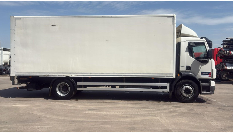 Volvo FL 260 (LIFT 2000 KG / PERFECT BELGIAN TRUCK / 18 TON / EURO 5) - Box truck: picture 4 Volvo FL 260 (LIFT 2000 KG / PERFECT BELGIAN TRUCK / 18 TON / EURO 5) - Box truck: picture 4