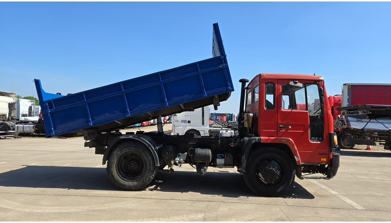 Volvo FL 6 - 14 (MANUAL PUMP / POMPE MANUELLE) - Tipper: picture 4 Volvo FL 6 - 14 (MANUAL PUMP / POMPE MANUELLE) - Tipper: picture 4