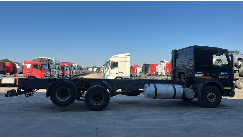 Volvo FM 12 - 380 (FULL STEEL SUSP. / SUSP. LAMES / CHASSIS LONGUE / 10 TYRES / TRES BONNE ETAT) - Cab chassis truck: picture 4 Volvo FM 12 - 380 (FULL STEEL SUSP. / SUSP. LAMES / CHASSIS LONGUE / 10 TYRES / TRES BONNE ETAT) - Cab chassis truck: picture 4
