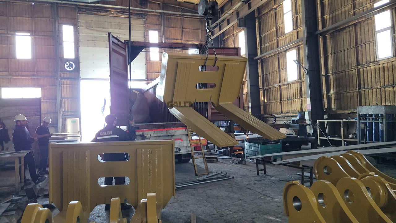 CATERPILLAR 988 Marble Attachments - Forks for Wheel loader: picture 1 CATERPILLAR 988 Marble Attachments - Forks for Wheel loader: picture 1