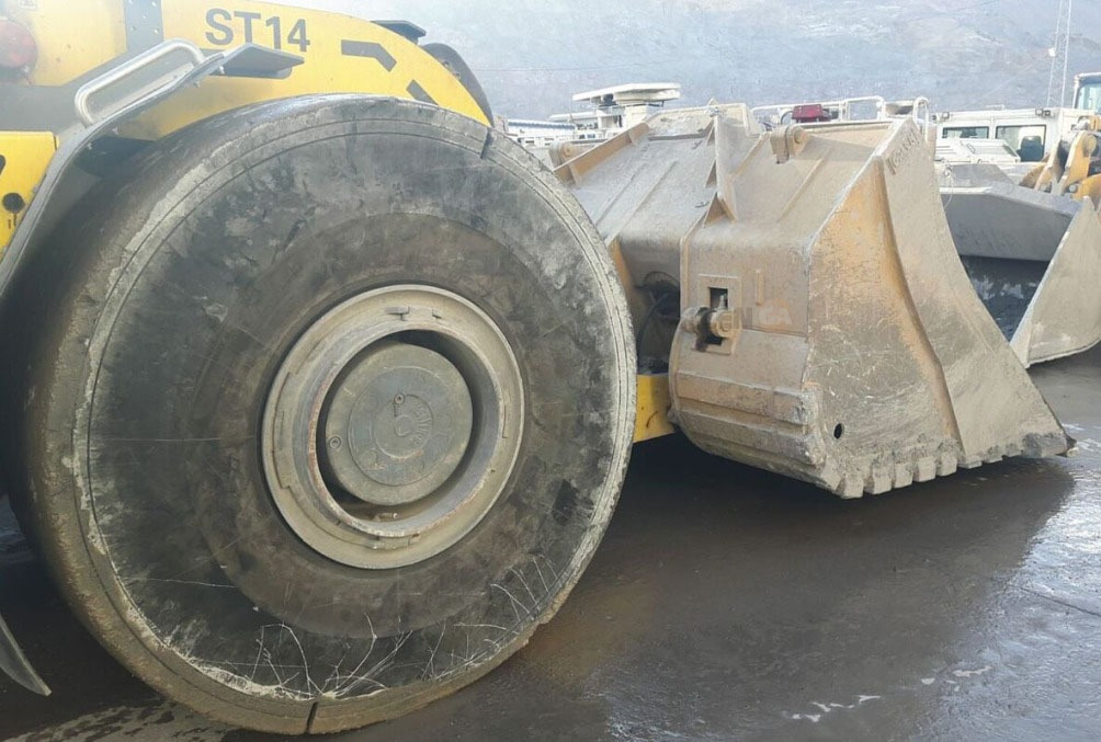 Loader bucket for Loader bucket Epiroc ST14 Push Blade: picture 6