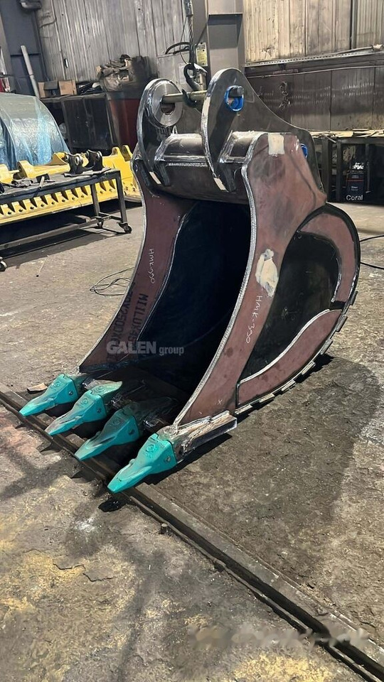 Hitachi ZX400 Channel Bucket - Excavator bucket: picture 2 Hitachi ZX400 Channel Bucket - Excavator bucket: picture 2