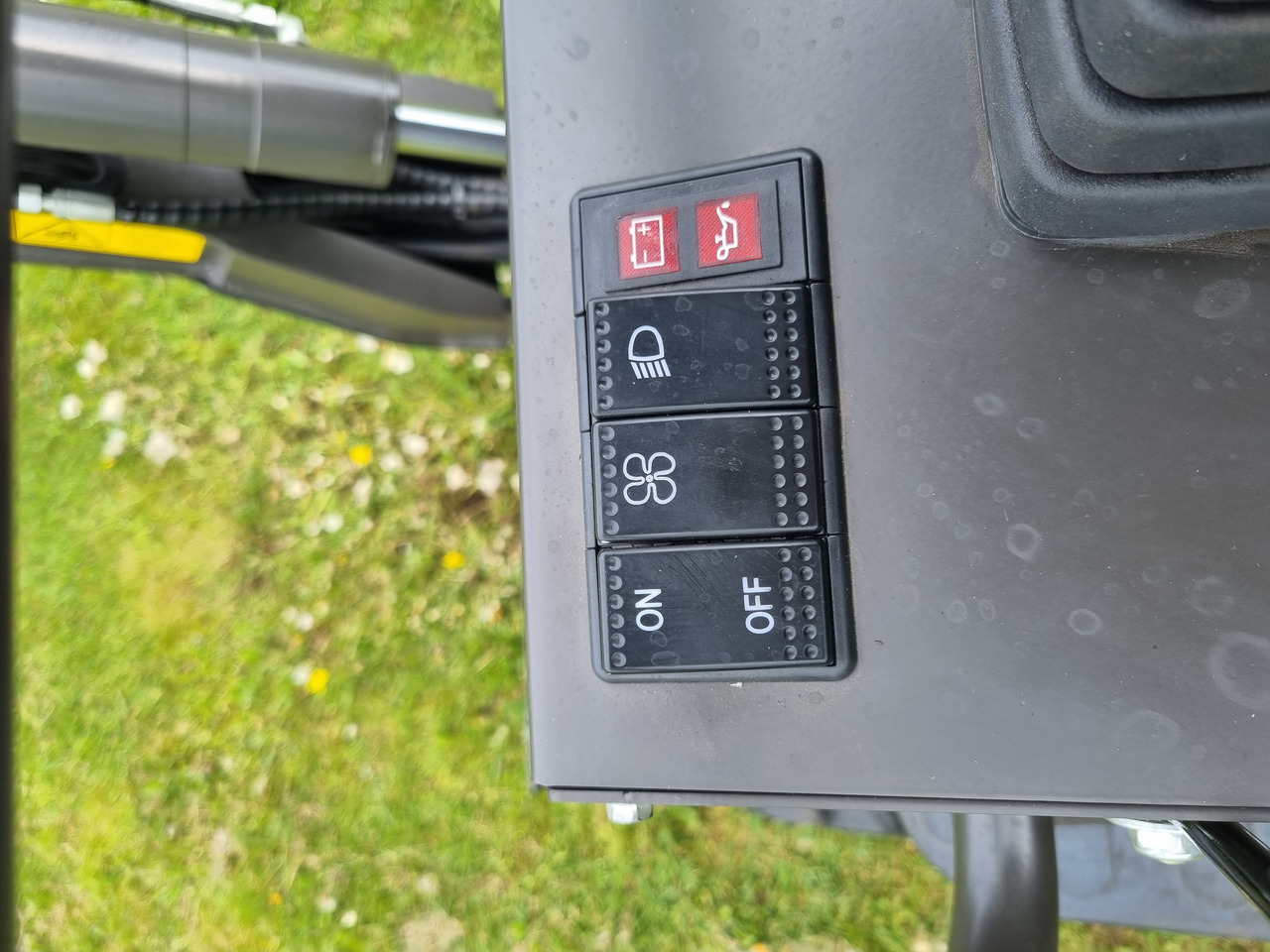 New Mini excavator WCM CTX8010: picture 9