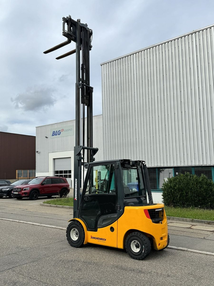 Jungheinrich DFG 430s 600DZ 3t Triplex 6m Zinkenverst. Seiten - Diesel forklift: picture 3 Jungheinrich DFG 430s 600DZ 3t Triplex 6m Zinkenverst. Seiten - Diesel forklift: picture 3