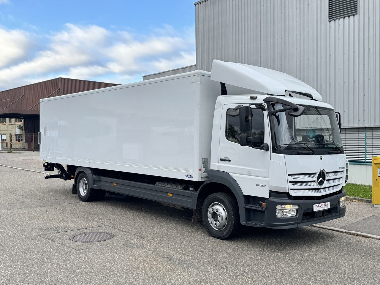 Mercedes-Benz Atego 1227L Koffer 8m LBW Klima Diff. Sperre - Box truck: picture 3 Mercedes-Benz Atego 1227L Koffer 8m LBW Klima Diff. Sperre - Box truck: picture 3