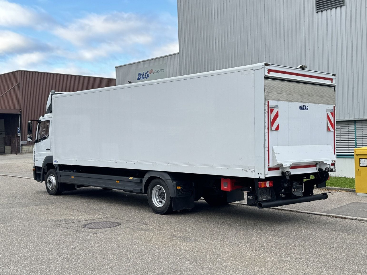 Mercedes-Benz Atego 1227L Koffer 8m LBW Klima Diff. Sperre - Box truck: picture 5 Mercedes-Benz Atego 1227L Koffer 8m LBW Klima Diff. Sperre - Box truck: picture 5