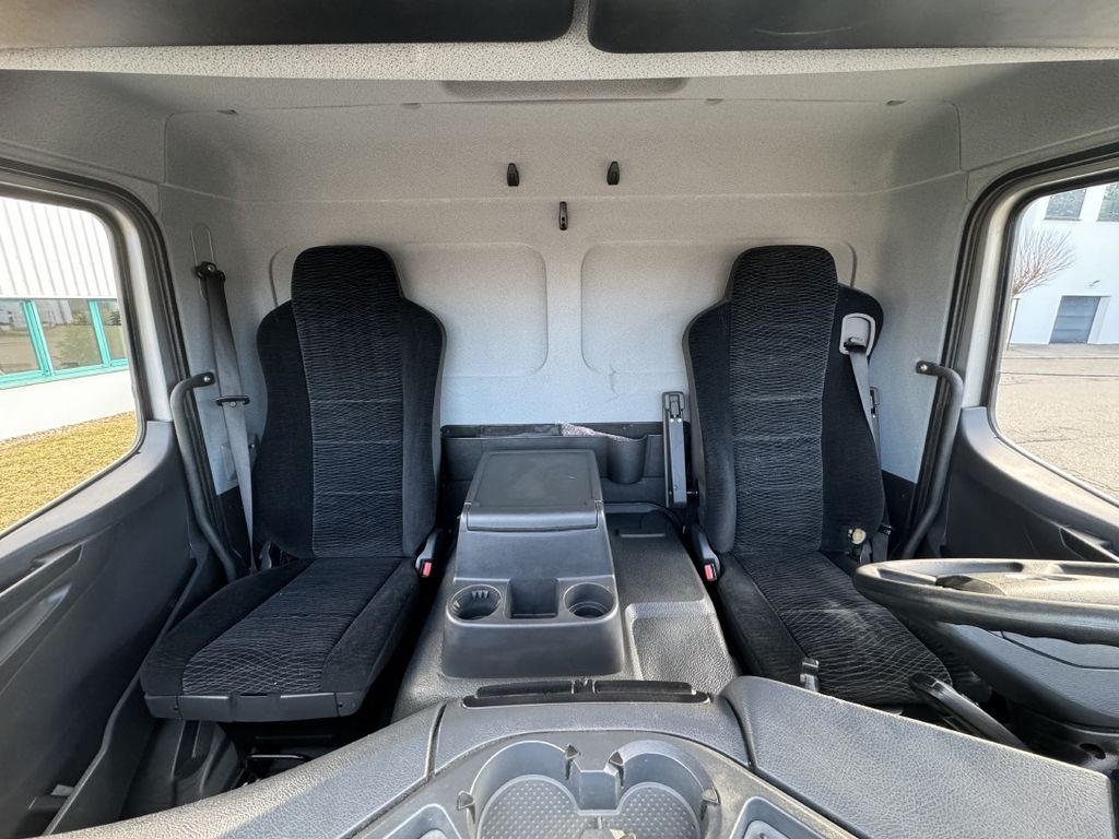 Curtain side van Mercedes-Benz Atego 823L Pritsche 7,2m LBW Klima Automatik: picture 19