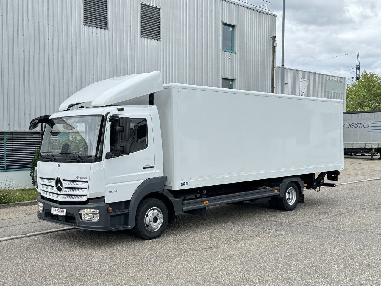 Mercedes-Benz Atego 824L Koffer 7,1m LBW Klima Diff. Sperre - Box van: picture 1 Mercedes-Benz Atego 824L Koffer 7,1m LBW Klima Diff. Sperre - Box van: picture 1