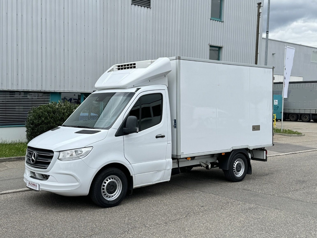 Mercedes-Benz Sprinter 316 Tiefkühl 3,3m TK V-500 MAX Luftgef. - Refrigerated van: picture 3 Mercedes-Benz Sprinter 316 Tiefkühl 3,3m TK V-500 MAX Luftgef. - Refrigerated van: picture 3
