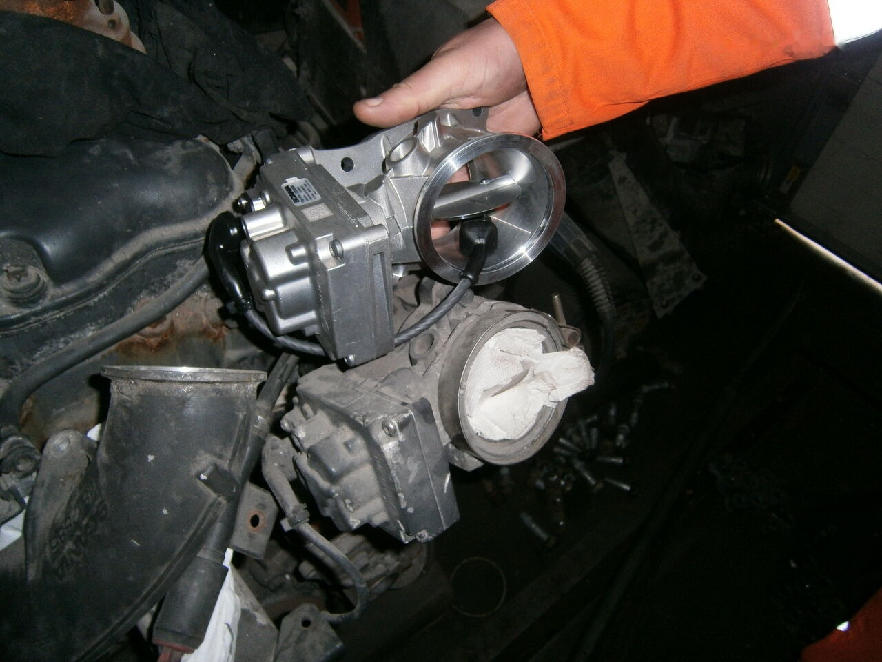 Scania S R N G truck - Intake manifold for Truck: picture 2 Scania S R N G truck - Intake manifold for Truck: picture 2