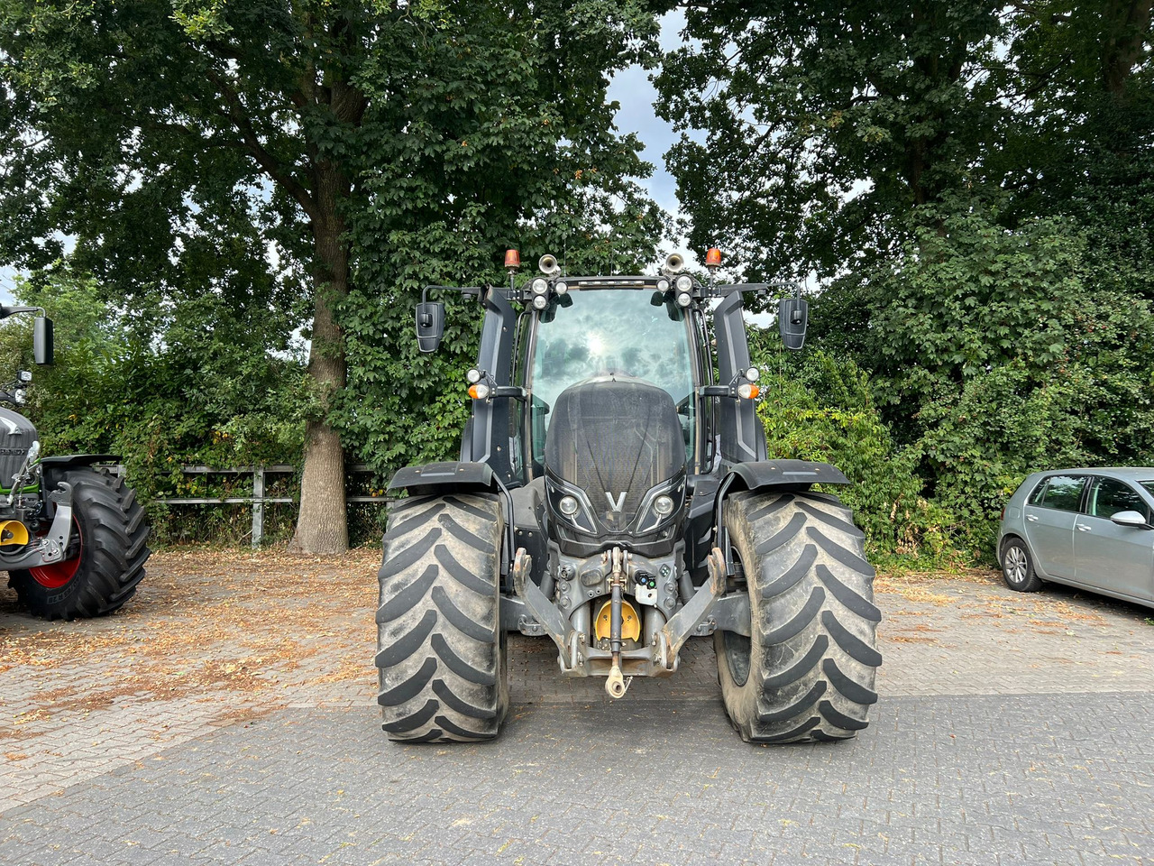 VALTRA T174 VERSU - Farm tractor: picture 5 VALTRA T174 VERSU - Farm tractor: picture 5