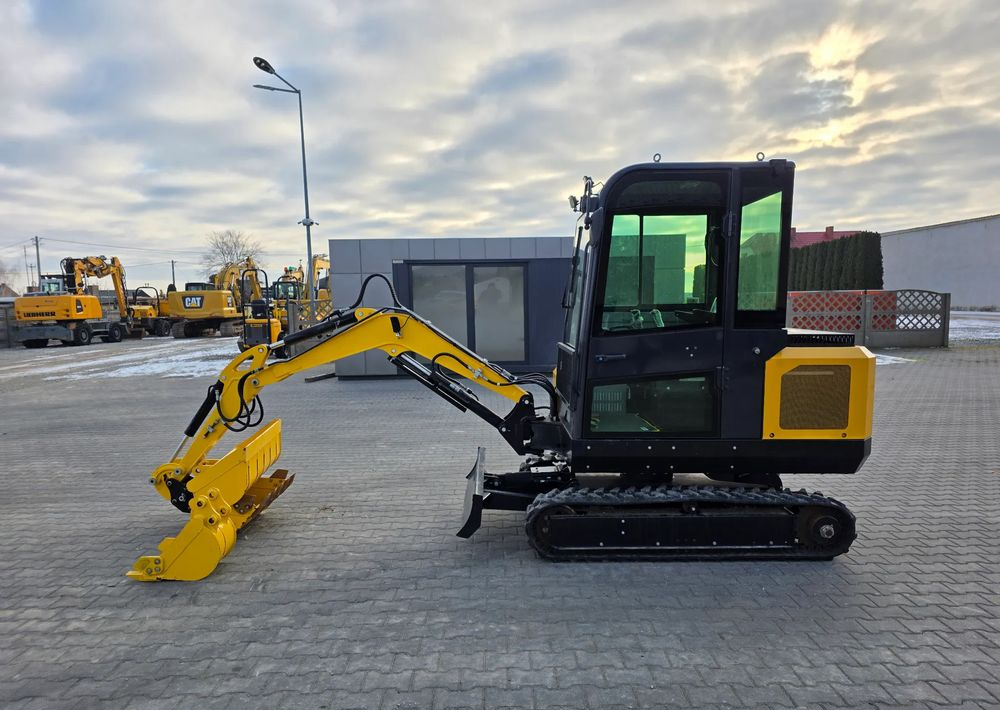 Kubota RIPPA R340, WAGA 3T, SILNIK KUBOTA V1505, 18.2 kW - Mini excavator: picture 2 Kubota RIPPA R340, WAGA 3T, SILNIK KUBOTA V1505, 18.2 kW - Mini excavator: picture 2