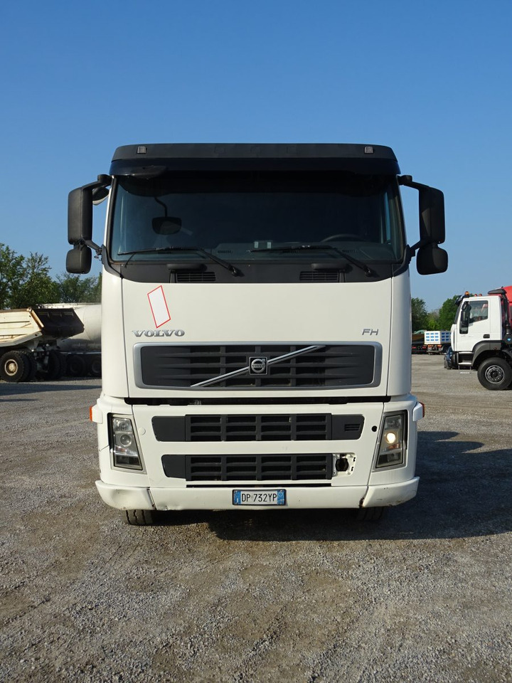 VOLVO FH64T 480 6×4 - Tractor unit: picture 5 VOLVO FH64T 480 6×4 - Tractor unit: picture 5