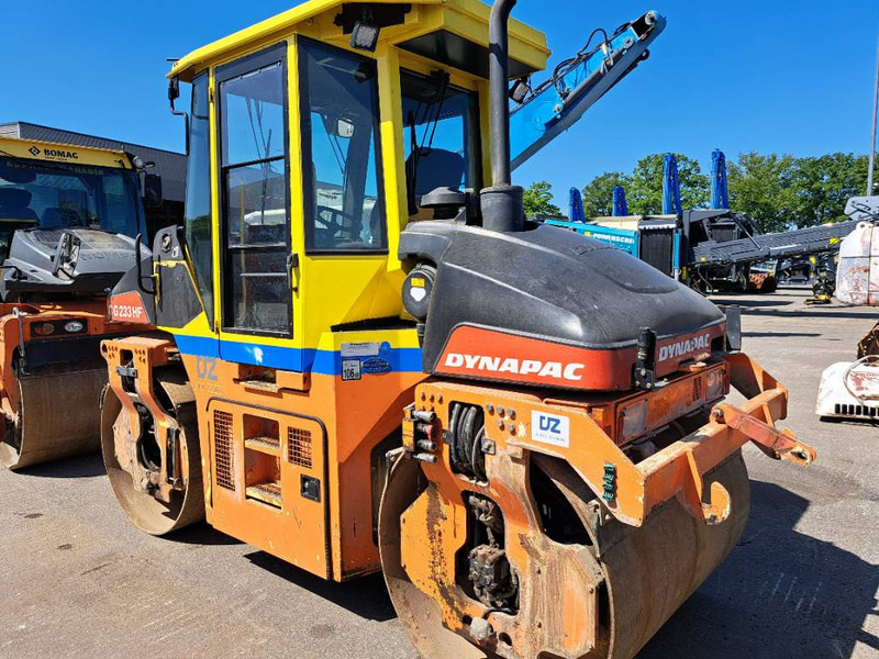 Dynapac CG 233 HF - Roller: picture 2 Dynapac CG 233 HF - Roller: picture 2
