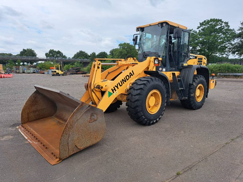 Hyundai HL 740 XTD-9 - Wheel loader: picture 1 Hyundai HL 740 XTD-9 - Wheel loader: picture 1