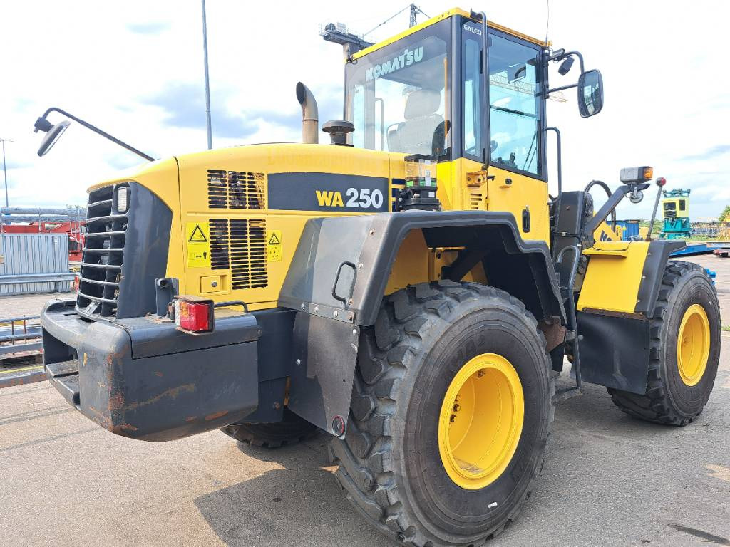 Komatsu WA 250-5H - Wheel loader: picture 4 Komatsu WA 250-5H - Wheel loader: picture 4