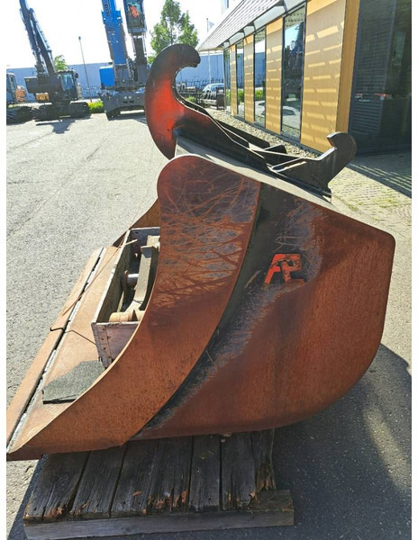 Pladdet Bucket SG840NX2100, Quickcoupler SMP100 - Bucket for Construction machinery: picture 4 Pladdet Bucket SG840NX2100, Quickcoupler SMP100 - Bucket for Construction machinery: picture 4