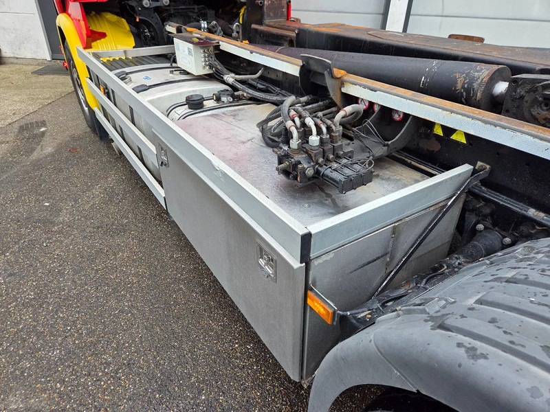 Hook lift truck Scania R450 6x2*4 VDL hooklift: picture 7