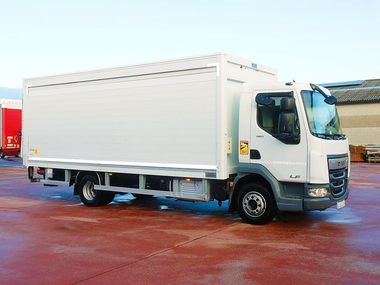 DAF LF 180.12 GETRANKEWAGEN KLIMA LUFT - Beverage truck: picture 3 DAF LF 180.12 GETRANKEWAGEN KLIMA LUFT - Beverage truck: picture 3