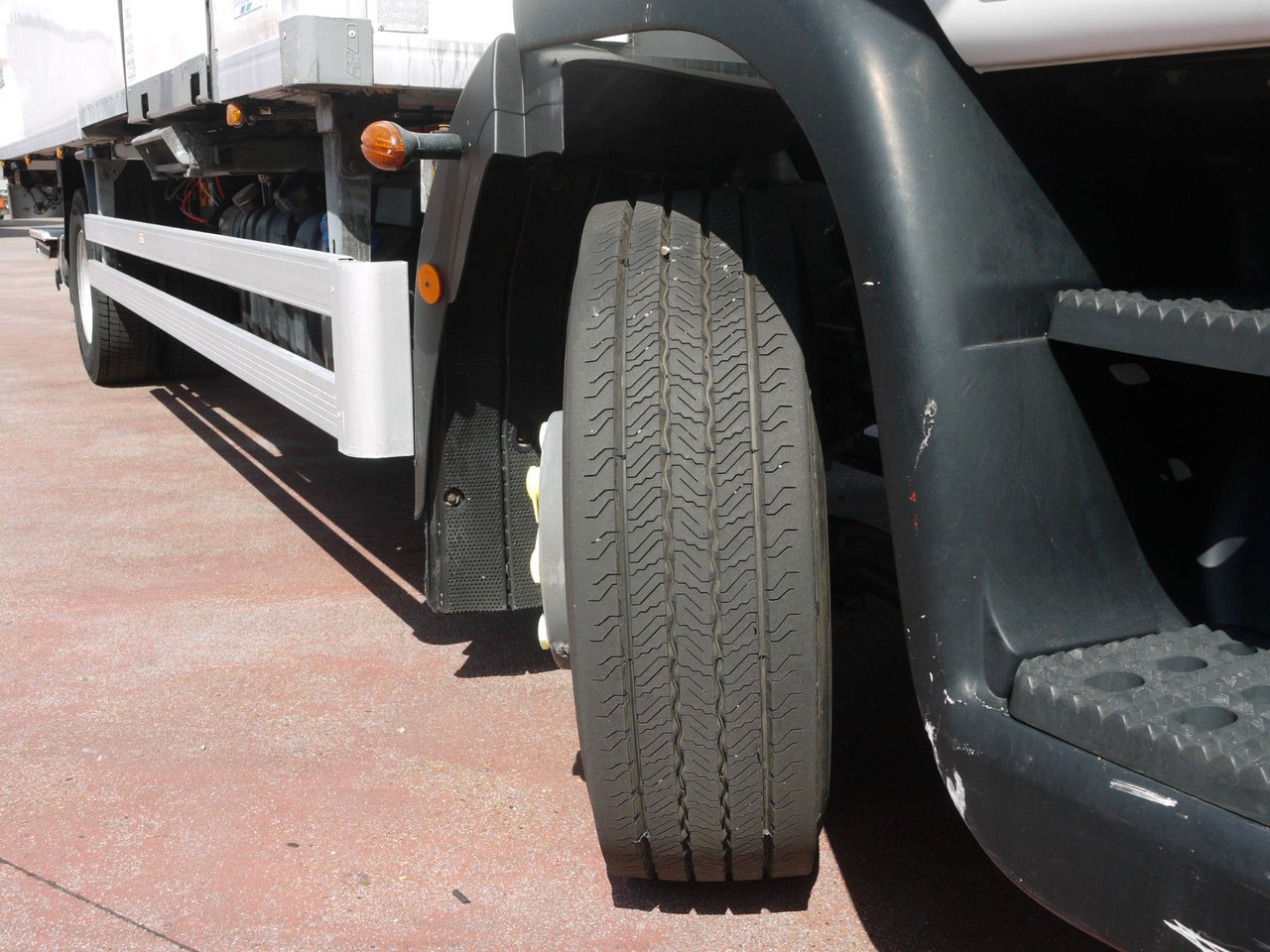 Refrigerator truck Iveco 140E19 EUROCARGO KUHLKOFFER CARRIER SUPRA 1250MT: picture 19