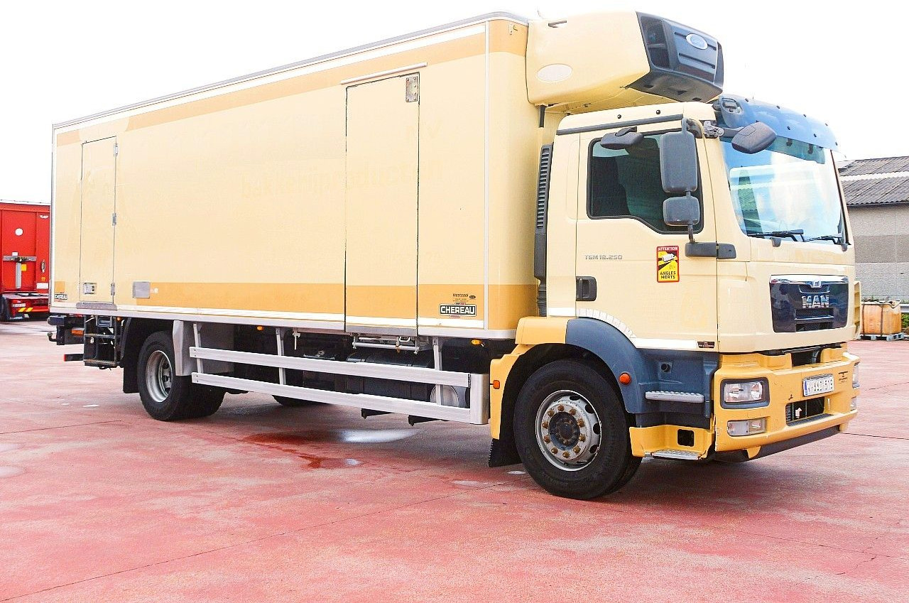 MAN TGM 18 250 CHEREAU CARRIER SUPR 1250 MULTi - Refrigerator truck: picture 2 MAN TGM 18 250 CHEREAU CARRIER SUPR 1250 MULTi - Refrigerator truck: picture 2