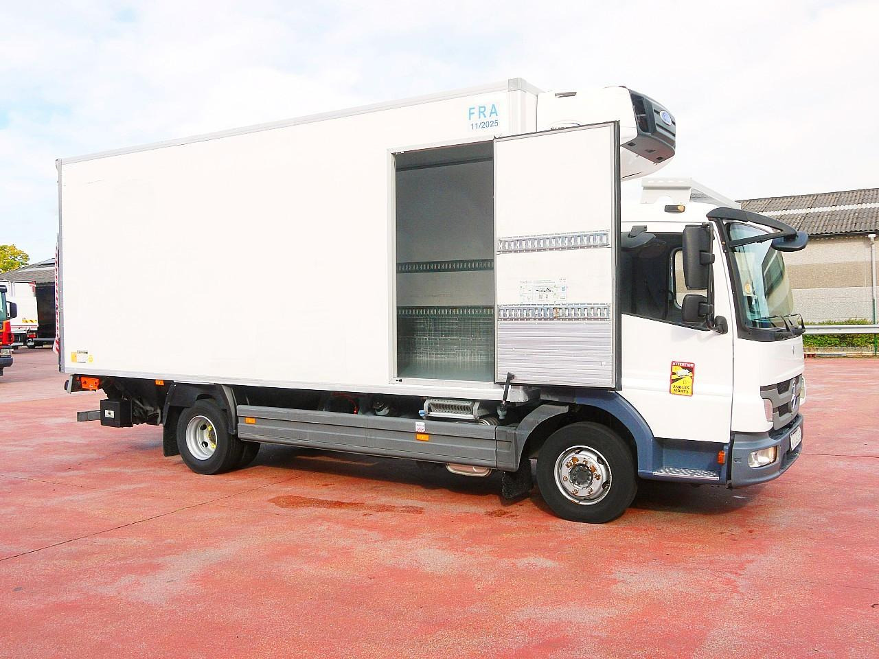 Mercedes-Benz 1018 ATEGO KUHLKOFFER CARRIER SUPRA 550 LBW - Refrigerator truck: picture 3 Mercedes-Benz 1018 ATEGO KUHLKOFFER CARRIER SUPRA 550 LBW - Refrigerator truck: picture 3