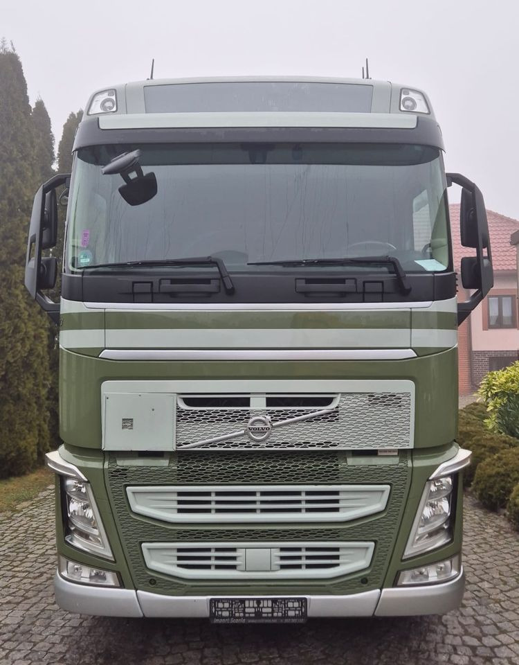 Volvo FH GLOBETROTTER - Tractor unit: picture 2 Volvo FH GLOBETROTTER - Tractor unit: picture 2