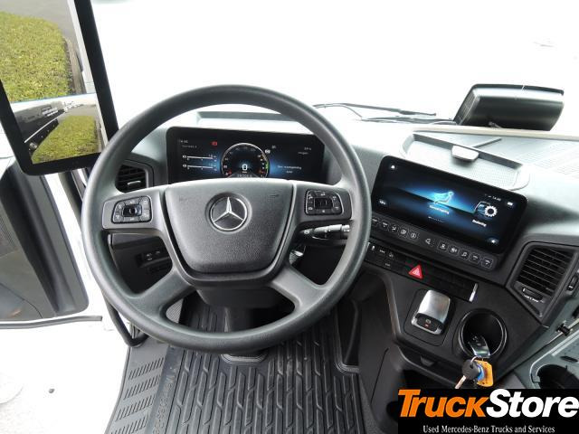 Tractor unit Mercedes-Benz Actros 1845 LS: picture 8