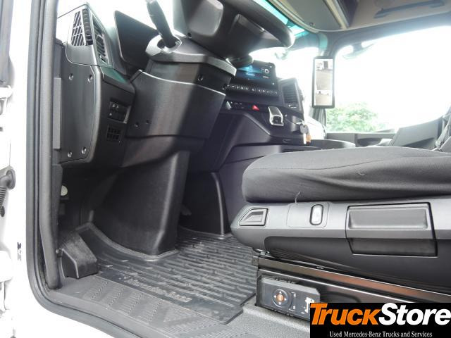 Tractor unit Mercedes-Benz Actros 1845 LS: picture 6